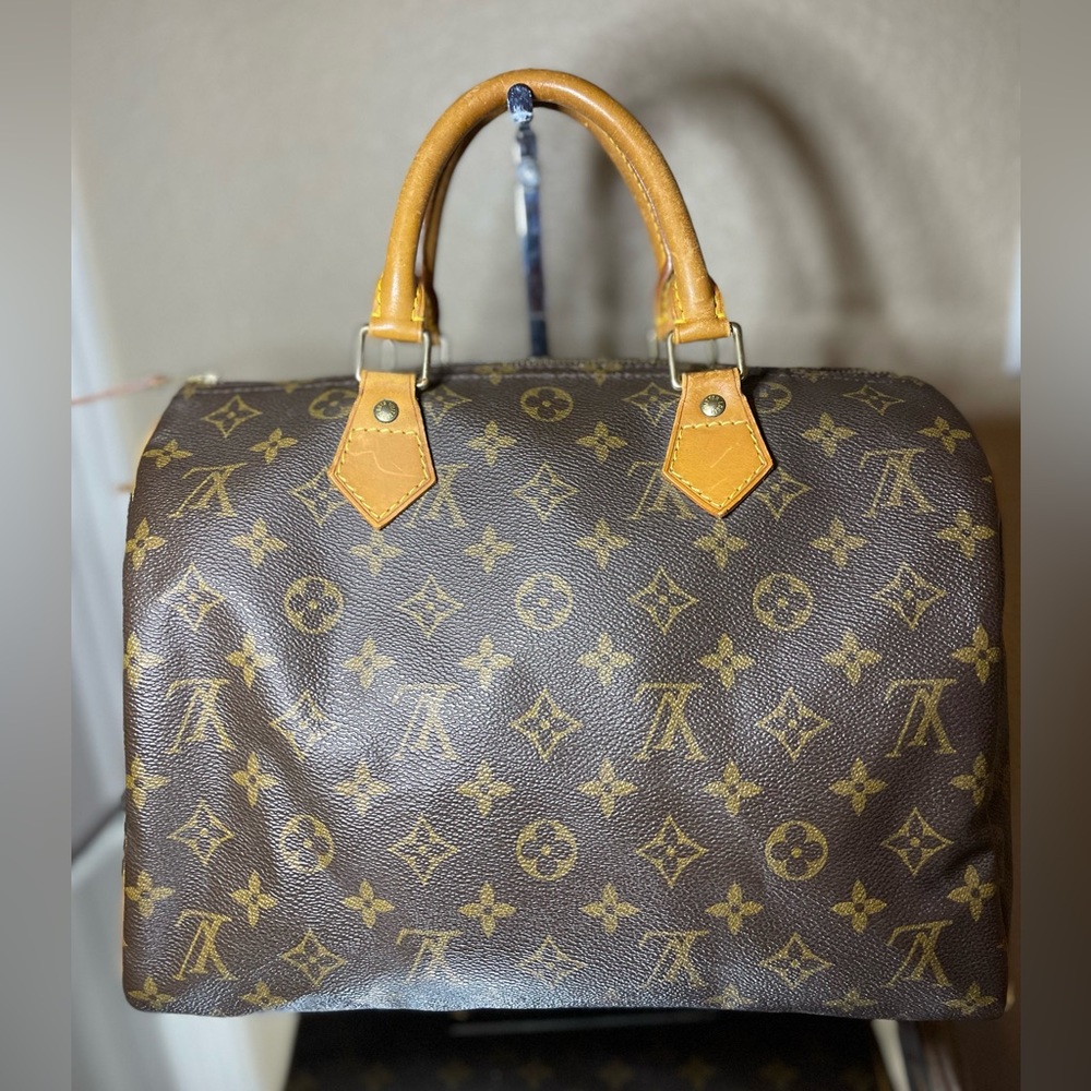 Louis Vuitton Monogram Speedy 30